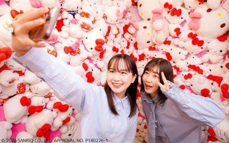 「HELLO KITTY SMILE」直行バスセット券